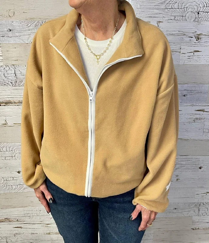 Stars Retro Weekend Fleece Jacket In Camel