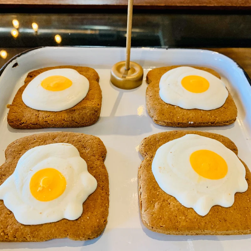 Eggs and Toast Cookie